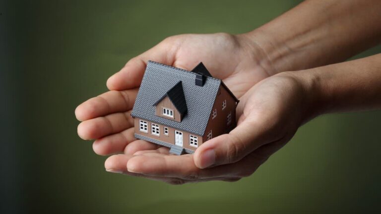 आखिर क्यों बहुत सारे लोग चाहकर भी अपने घर का सपना पूरा नहीं कर पा रहे हैं?