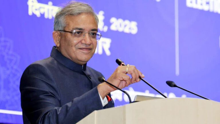 चुनाव आयुक्त की प्रेस कॉन्फ्रेंस के स्तर और निष्पक्षता पर सवाल