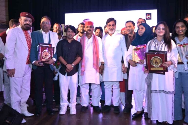 लखनऊ में “धरतीपुत्र मुलायम सिंह यादव अवार्ड एवं सम्मान समारोह 2025” का भव्य आयोजन