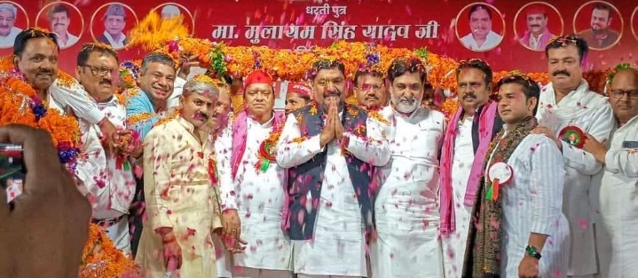 बांगरमऊ में अदब और सियासत का संगम-एक शाम नेताजी के नाम” ऑल इंडिया मुशायरा व कवि सम्मेलन आयोजित