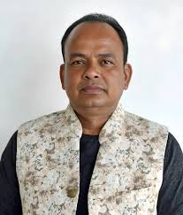 डॉक्टर से मंत्री: इरफान अंसारी का ऐतिहासिक कदम, खुद ओपीडी में मरीजों का इलाज कर झारखंड की स्वास्थ्य व्यवस्था को देंगे नई दिशा