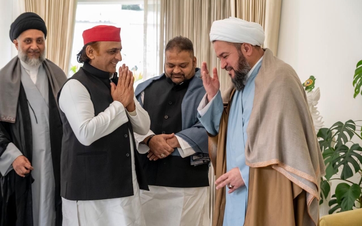 ईराक के सम्मानित आध्यात्मिक नेता अयातुल्ला शेख मोहम्मद याकूबी के प्रतिनिधियों ने की अखिलेश यादव से मुलाकात 