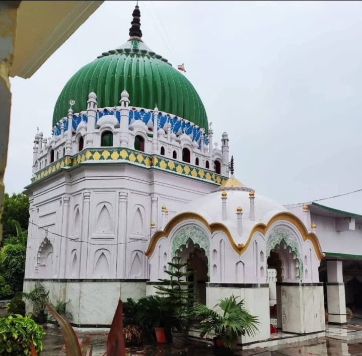 इंसानों की सेवा करना अल्लाह को पाने का सबसे सरल रास्ता है