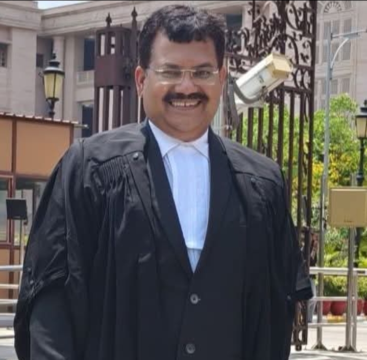 सरकारी और निजी संस्थानों में आउटसोर्सिंग कर्मचारियों का हो रहा भारी शोषण