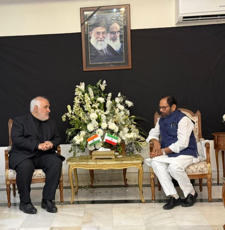 दिल्ली में ईरानी राजदूत से मिल भाजपा नेता मुख्तार अब्बास नकवी ने खामेनेई के निधन पर की श्रद्धांजलि अर्पित