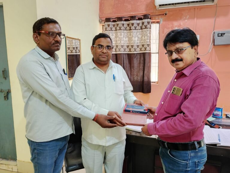 समाजसेवी व पत्रकार फजलुर्रहमान को शिक्षक संघ ने किया सम्मानित