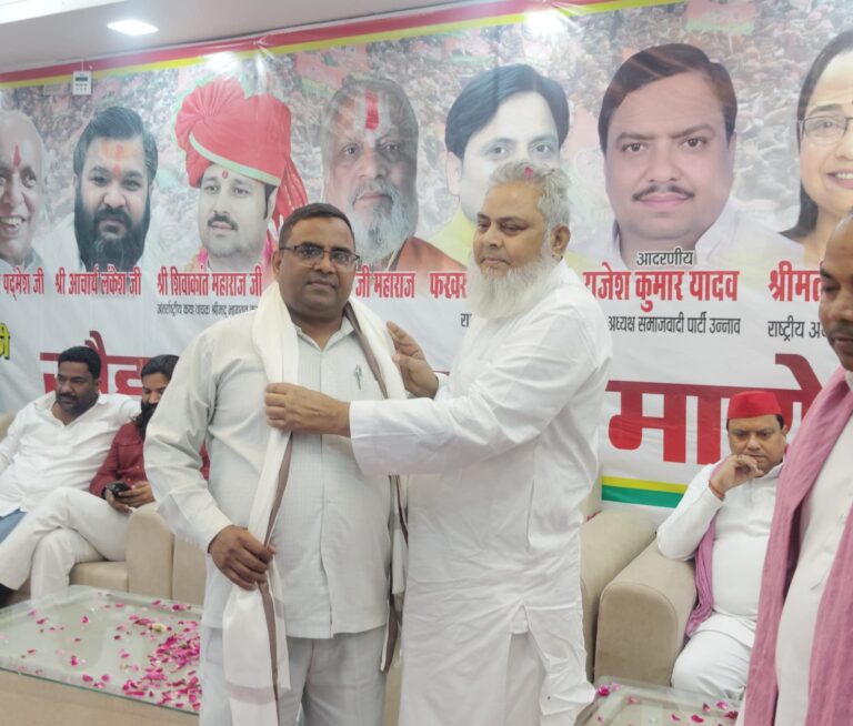 समाजसेवी व पत्रकार फजलुर्रहमान को किया गया सम्मानित