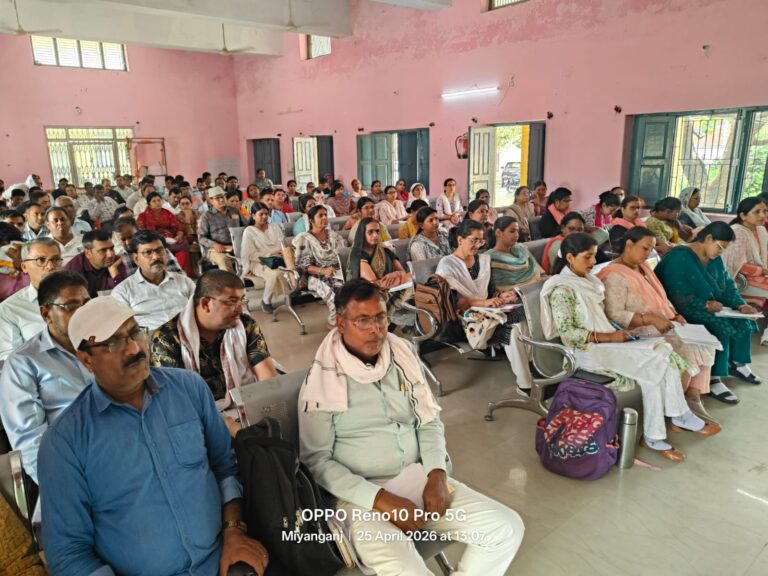 प्रधान शिक्षकों की समीक्षा बैठक में नए शैक्षिक सत्र पर नवीन नामांकन पर दिया गया जोर