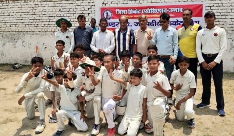 बांगरमऊ में क्रिकेट का बढ़ता जुनून