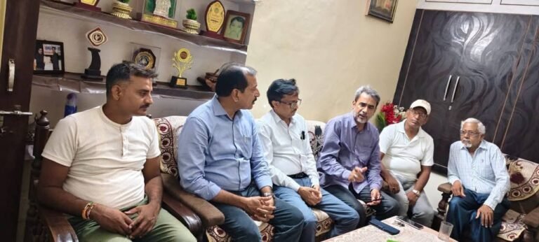 फ़िराक़ गोरखपुरी के जन्मदिन पर ‘गुफ़्तगू’ की अदबी बैठक