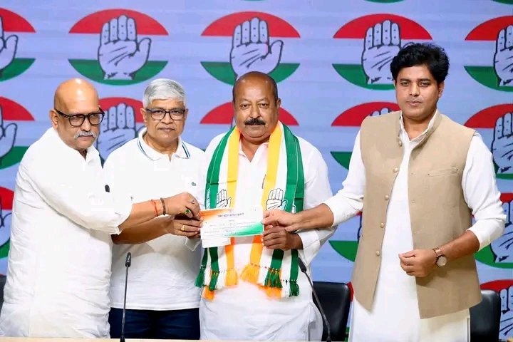 आसिम वकार ने AIMIM छोड़ कांग्रेस का दामन थामा, ओवैसी की पार्टी पर बड़ा सवाल