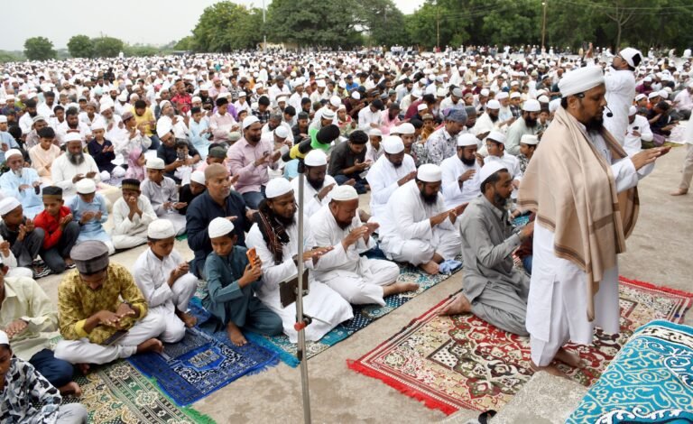 नांदेड़ में बारिश के लिए उमड़ा जनसैलाब