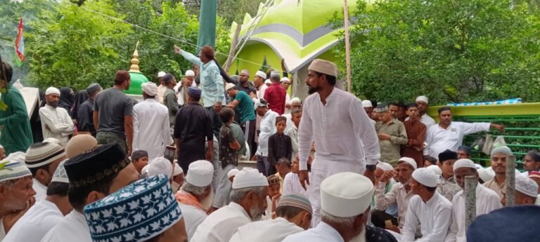 उर्स-ए-गौस-ए-आज़म बड़ी अकीदत व एहतराम के साथ मनाया गया