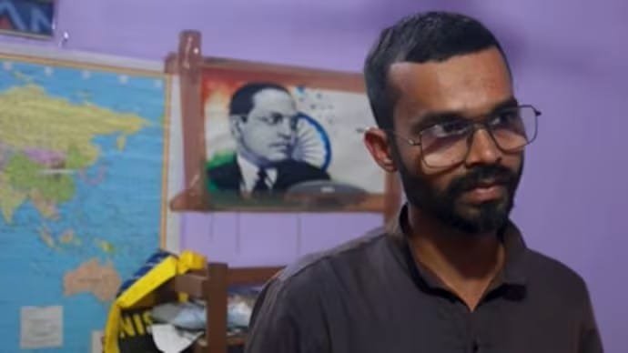 एक कुर्सी, कुछ किताबें और बड़ा सपना