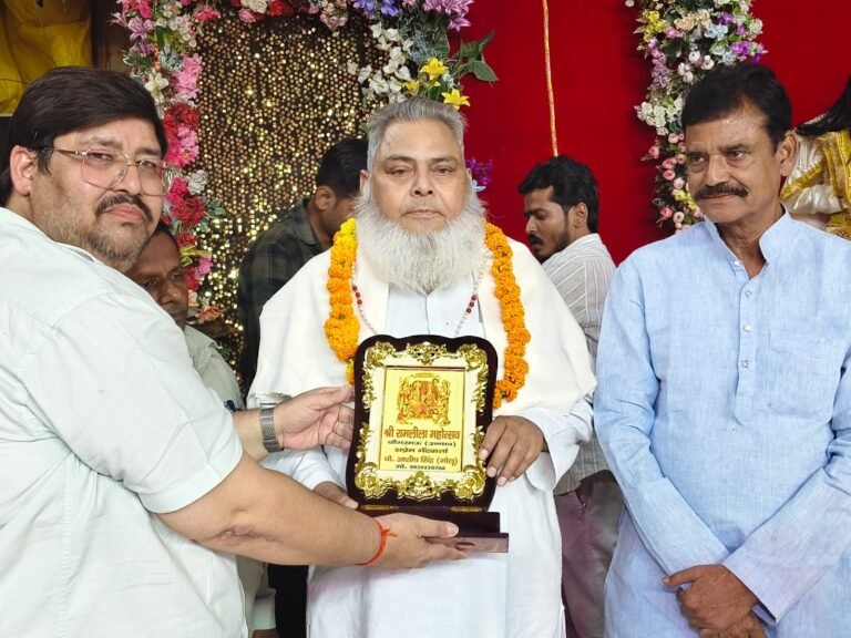 तहज़ीब— रामलीला के मंच से गंगा-जमुनी तहज़ीब का पैग़ाम, वरिष्ठ अधिवक्ता फारूक अहमद सम्मानित