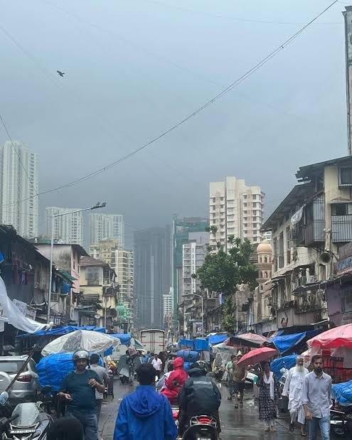 बदलती मुंबई  –मदनपुरा की बदलती पहचान, चॉल से ऊँची इमारतों तक